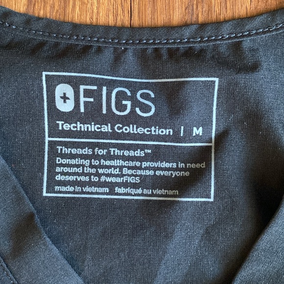 Catarina Fig Scrub Top - Picture 2 of 2